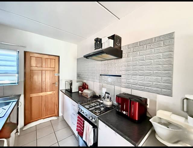 2 BEDROOM APARTMENT RENTED IN CRESTA